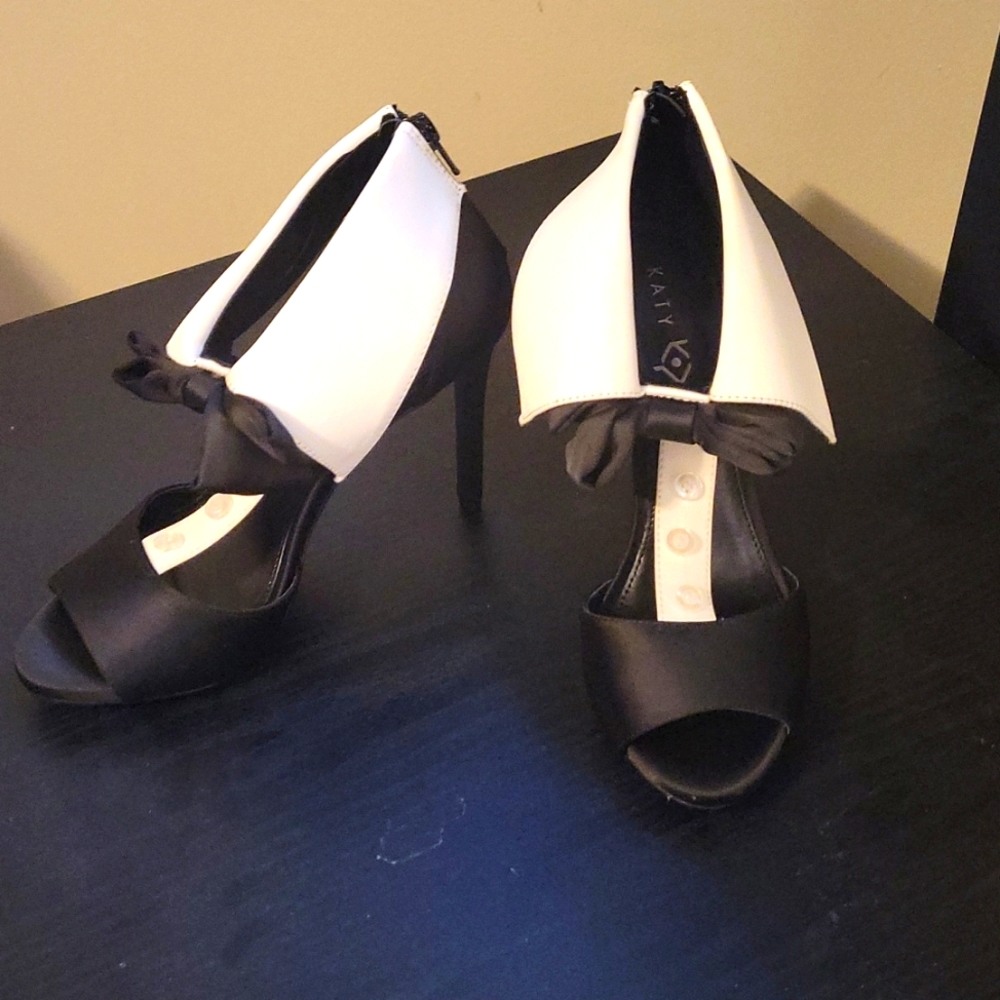 Katy Perry Addie-Sattin peep toe heels